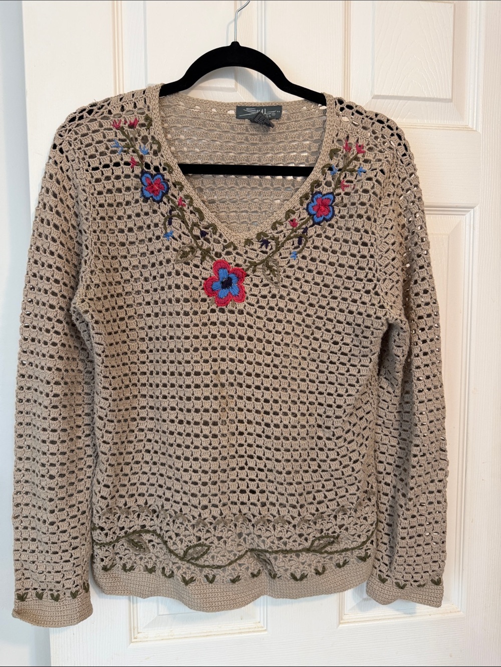 Beige Crochet V-Neck Sweater with Floral Embroidery